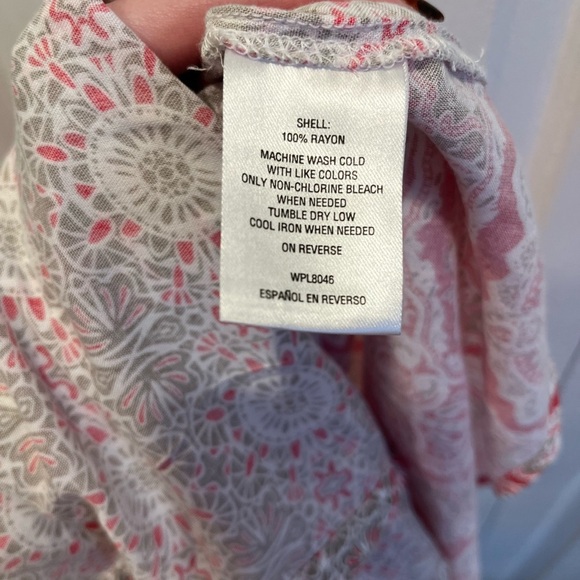 Patterned Style & Co Button Up Blouse - 2 different patterns on front & back - Picture 10 of 10